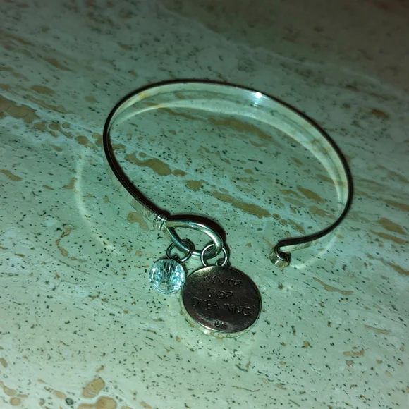 Beautiful Disney bracelet - Picture 6 of 10